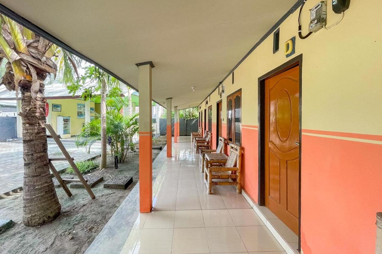 Ekas Beach Guesthouse Mitra Reddoorz Buitenkant foto