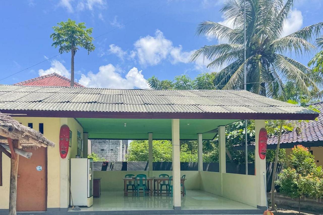 Ekas Beach Guesthouse Mitra Reddoorz Buitenkant foto